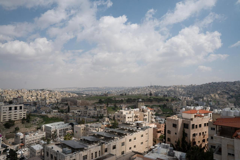Others 5, Liv weibdeh, Wadi Essier