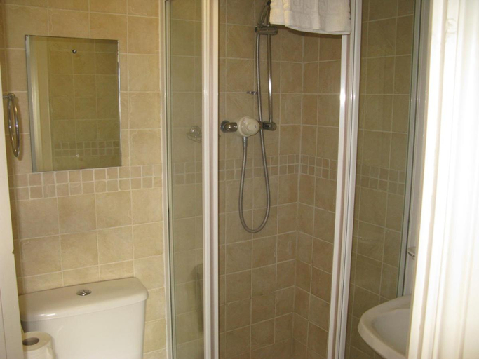 Bathroom, The Chequers Inn, Oxfordshire