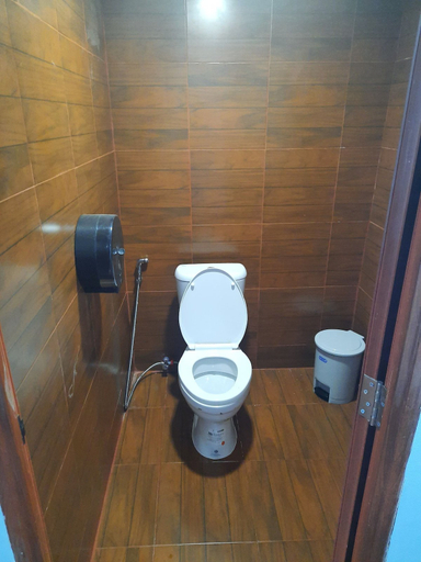 Bathroom 4, RD Hostel & Restaurant, Pattaya