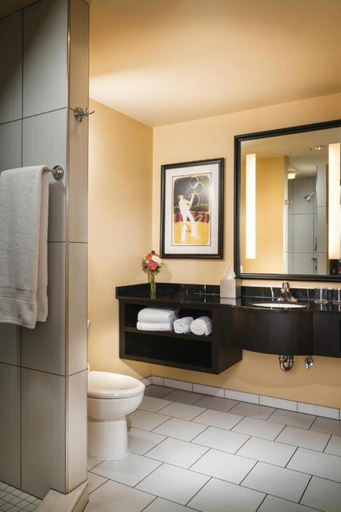 Bathroom 4, Staypineapple, The Maxwell Hotel, Seattle Center Seattle, Seattle