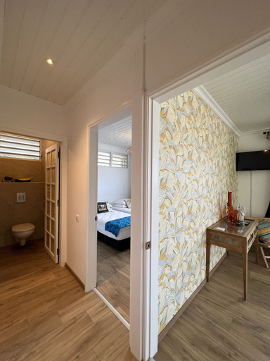 Bedroom 5, Maison Taina
