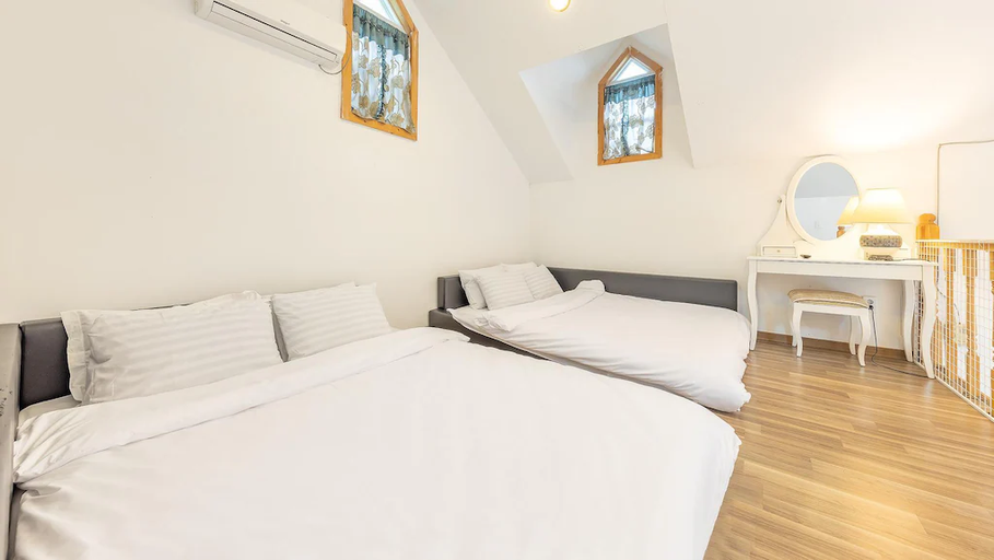Bedroom 2, Gapyeong Monami spa Pension, Gapyeong