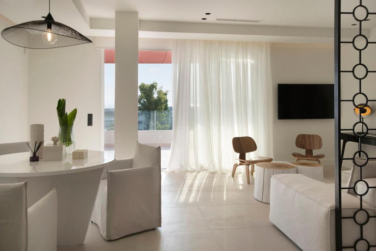 Others 4, Glyfada South42, Attica