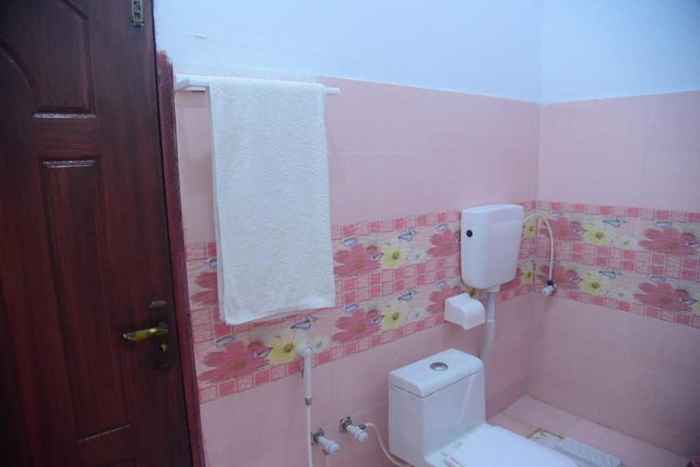Bathroom, Hotel Shaheen Continental Multan, Multan
