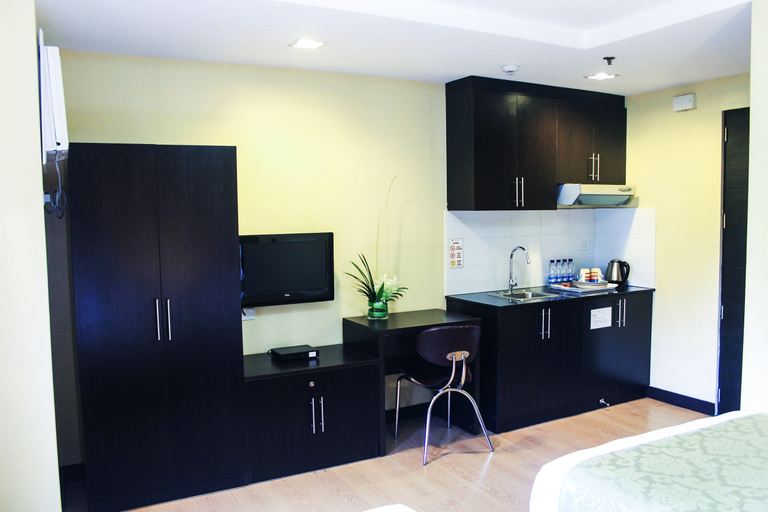 Others 5, The Studio 18 Residences, Pasig City