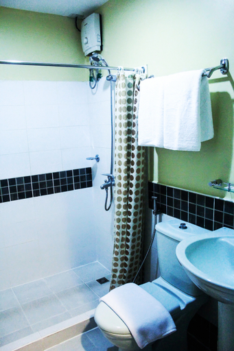 Bathroom 4, The Studio 18 Residences, Pasig City