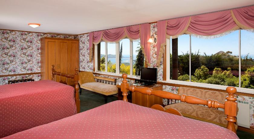 Bedroom 3, Larnach Lodge, Dunedin