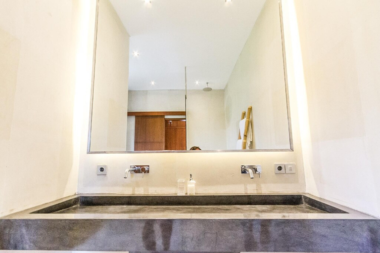 Bathroom, Sri Laksmi Villa Seminyak, Badung