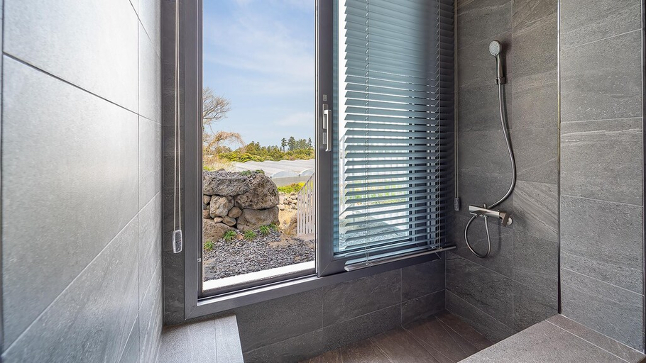 Bathroom 2, Jeju Themoon Poolvilla, Jeju