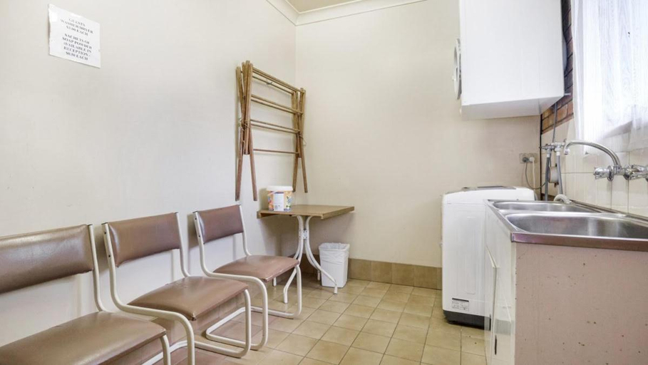 Others 5, Rodney Motor Inn, Shepparton