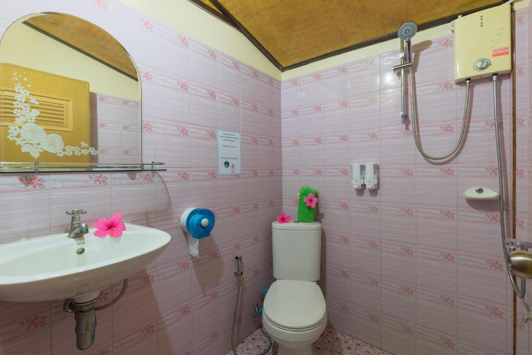 Bathroom 2, La Luna Italian Restaurant & Accommodation, Muang Satun