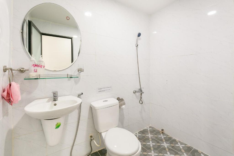 Bathroom, Dlux Saigon, District 3