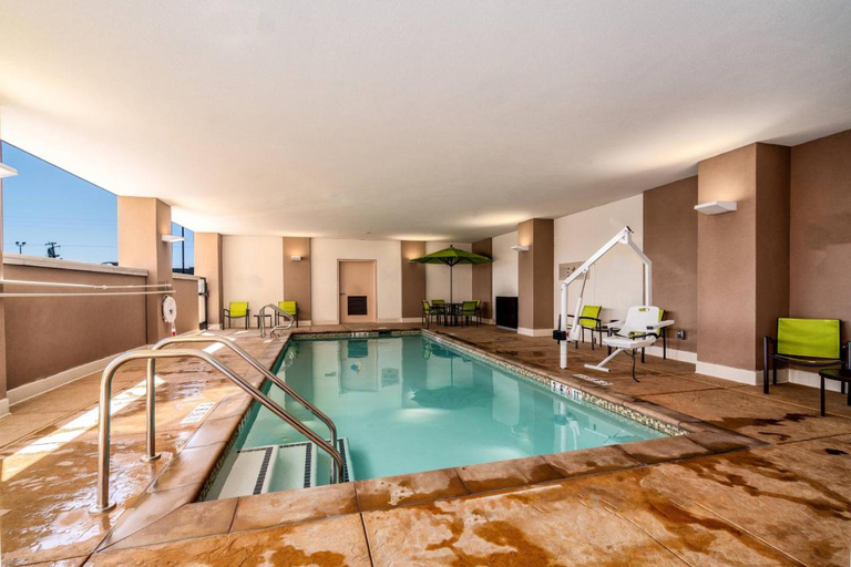 Sport & Beauty 5, SpringHill Suites by Marriott Oakland Airport, Alameda