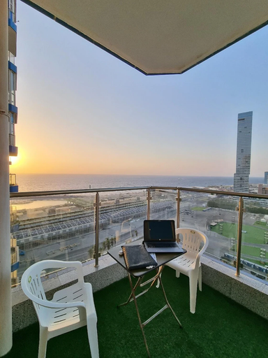 Others 3, Apartment overlooking the sea and the FormulaTower, Jeddah