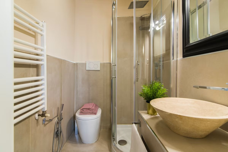 Bathroom 3, Lambertesca Bilo, Florence