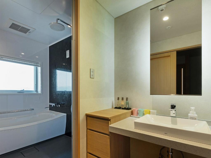 Bathroom, Tendo City Hotel, Tendo