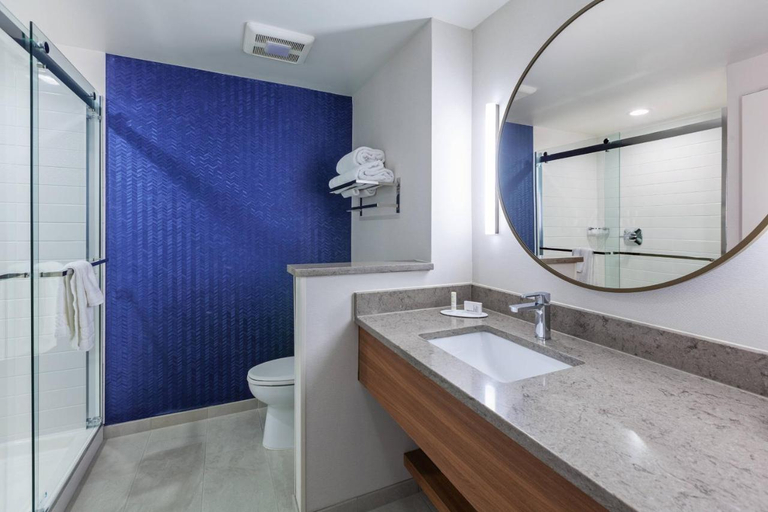 Bathroom 5, Fairfield Inn & Suites by Marriott Tulsa Catoosa, Rogers