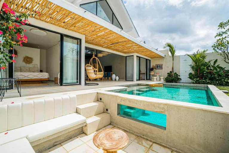 Sport & Beauty, La Luna Villa - 4 BR New Poolvilla near Canggu, Badung