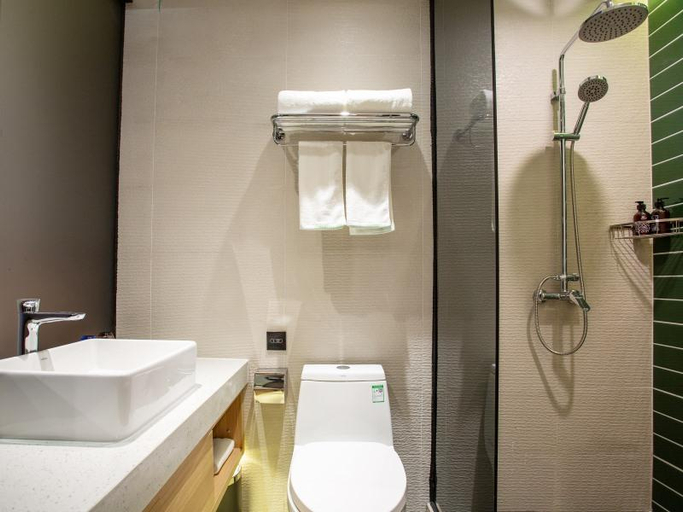 Bathroom, Green Tree Inn Express Shanghai Zhuanqiao Wanda Plaza, Shanghai