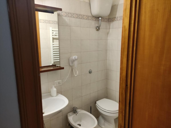 Bathroom 4, Hotel Big Bang, Roma