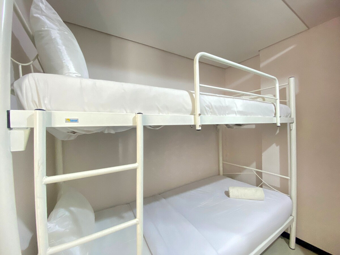 Bedroom 2, Serene with Cozy Design 2BR Apartment at Gateway Pasteur, Bandung