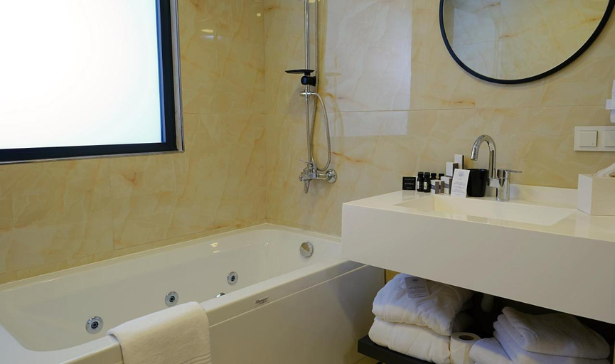 Bathroom 5, Casa De Port Hotel, Beyoğlu