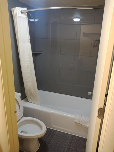 Bathroom 3, Budget Inn - Orlando Downtown, Orange