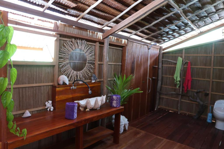 Bathroom 2, TABARI DIVE LODGE, Raja Ampat