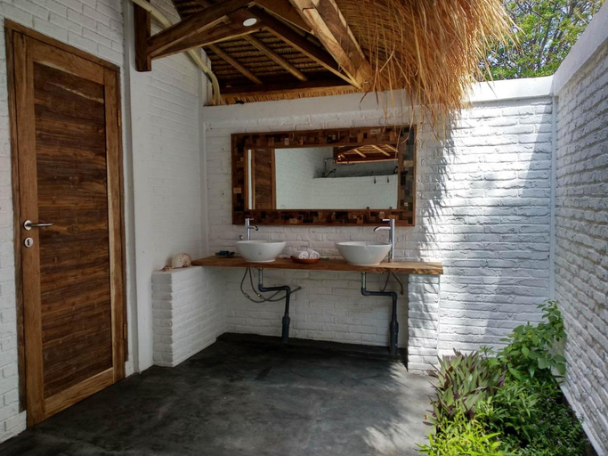 Bathroom, Amrita Maumere Resort, Sikka