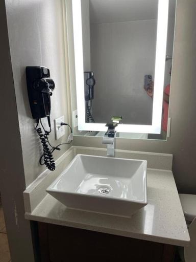 Bathroom 3, Oceans 2700, Virginia Beach