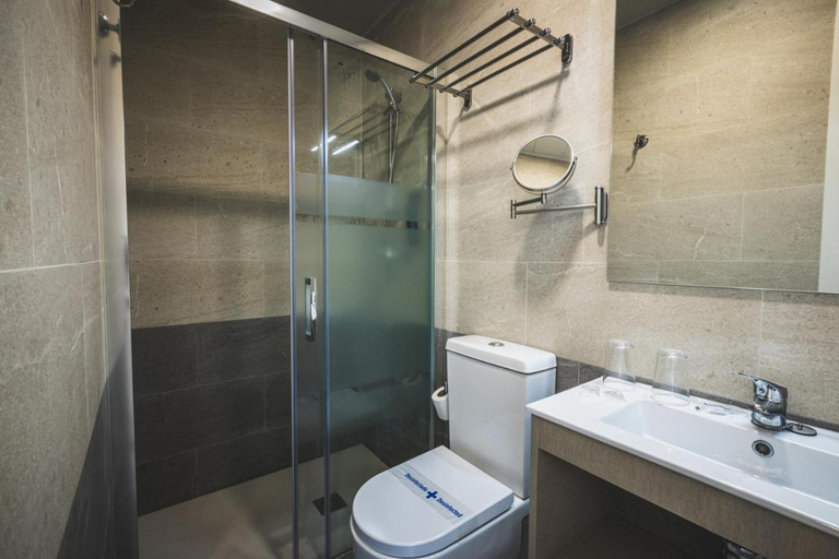 Bathroom 4, Fontanella Green House, Barcelona