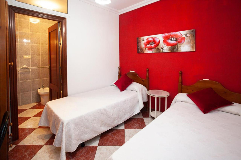 Bedroom 2, Pension Hidalgo 1, Sevilla
