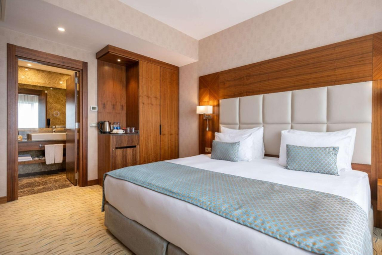 Bedroom 2, Clarion Hotel, Kelaniya