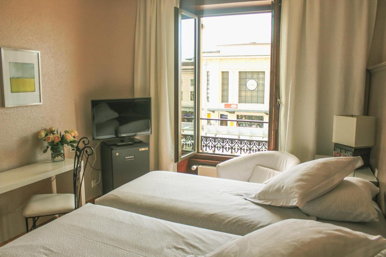 Bedroom 4, Hotel Les Arcades, Genève