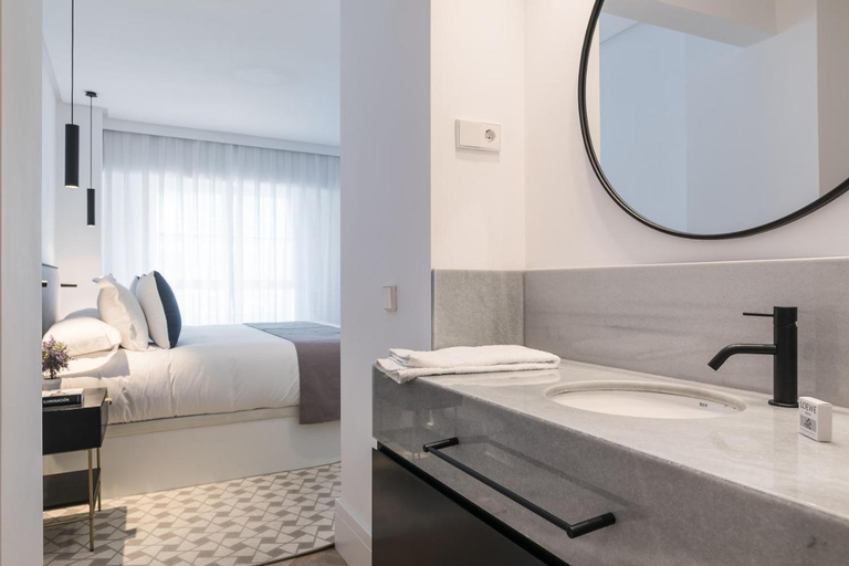 Bathroom 4, Feelathome Waldorf Suites Apartments, Madrid