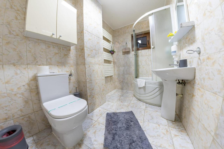 Bathroom 3, La Casa, Municipiul Bucuresti