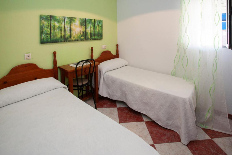 Bedroom 2, Pension Hidalgo 1, Sevilla
