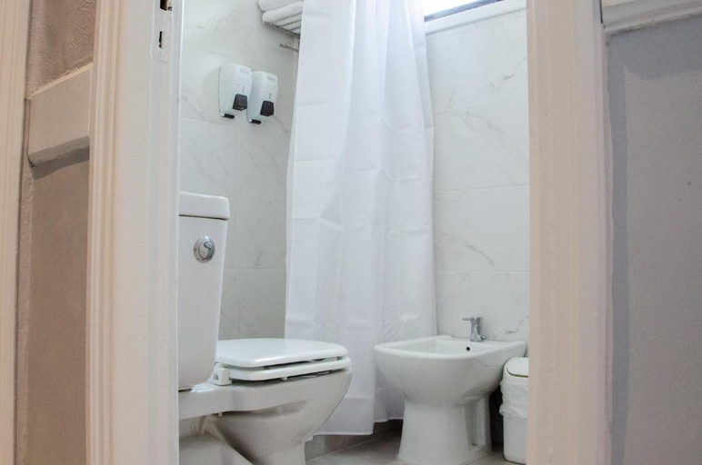 Bathroom, Hotel Valles, General Pueyrredón