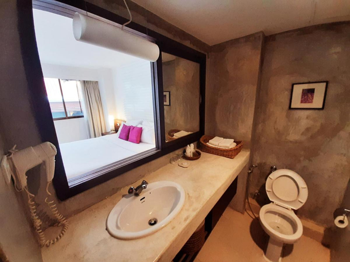 Bathroom, Grand Hotel, Muang Nakhon Phanom