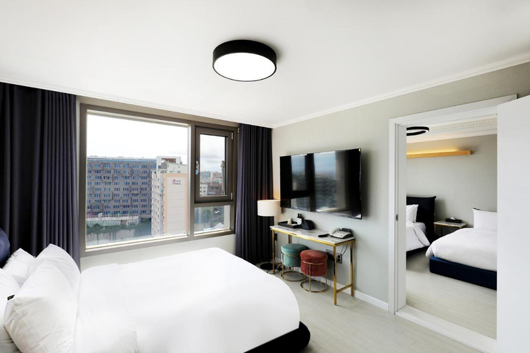 Bedroom 3, Cornerstone Hotel, Seogwipo