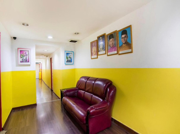Others 3, 1st Living Subang SS15, Subang Jaya