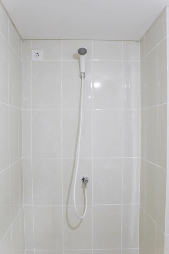 Bathroom, New Furnished Studio @M-Town Residence By Travelio, Tangerang
