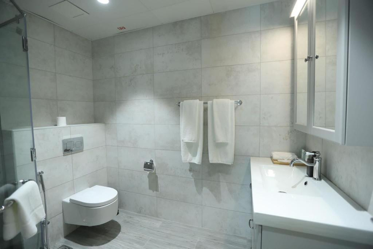 Bathroom 5, Al Manzil Residence & Suites, Doha