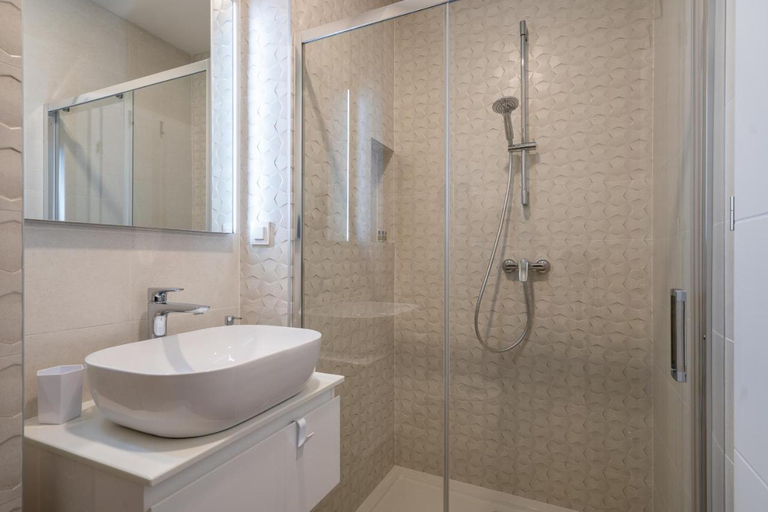 Bathroom 5, Bed and Breakfast Sky, Zagreb