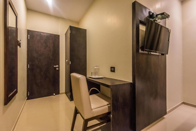 Bedroom 3, Hotel Atlas Grand, Mumbai Suburban