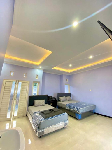 Bedroom 5, Desire Homestay and Villa, Malang