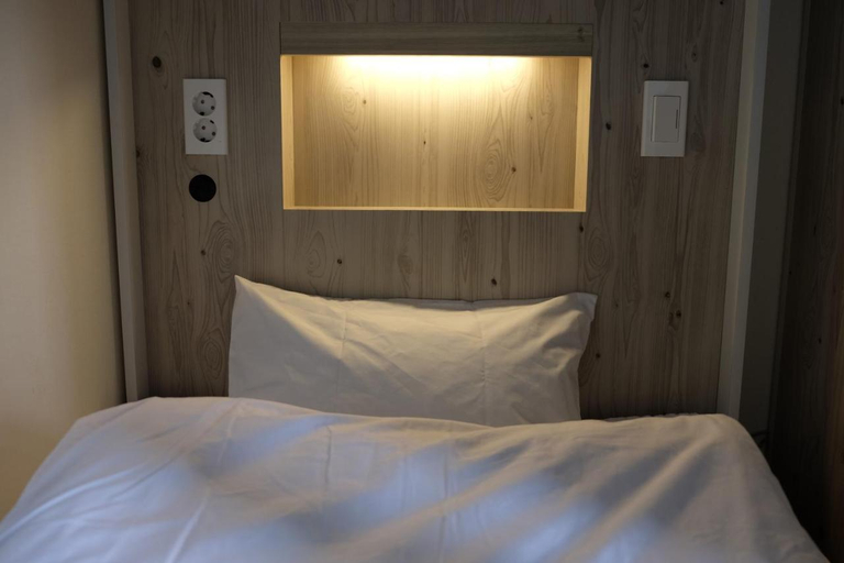 Bedroom 2, Bed Radio Dongmoon - Hostel, Jeju