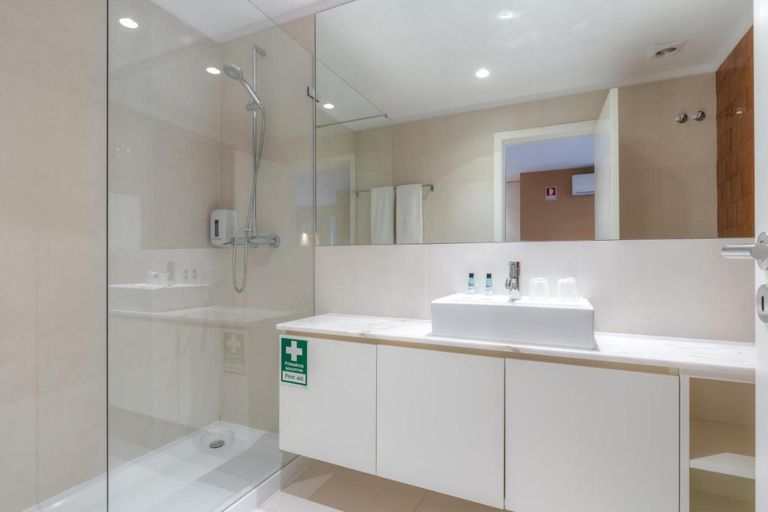 Bathroom 4, Spot Family Apartments, Porto