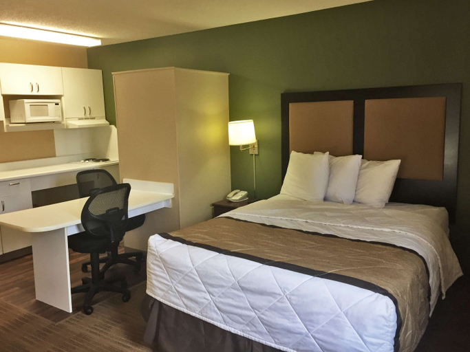Bedroom 3, Extended Stay America Select Suites Chicago Hanover Park, Dupage