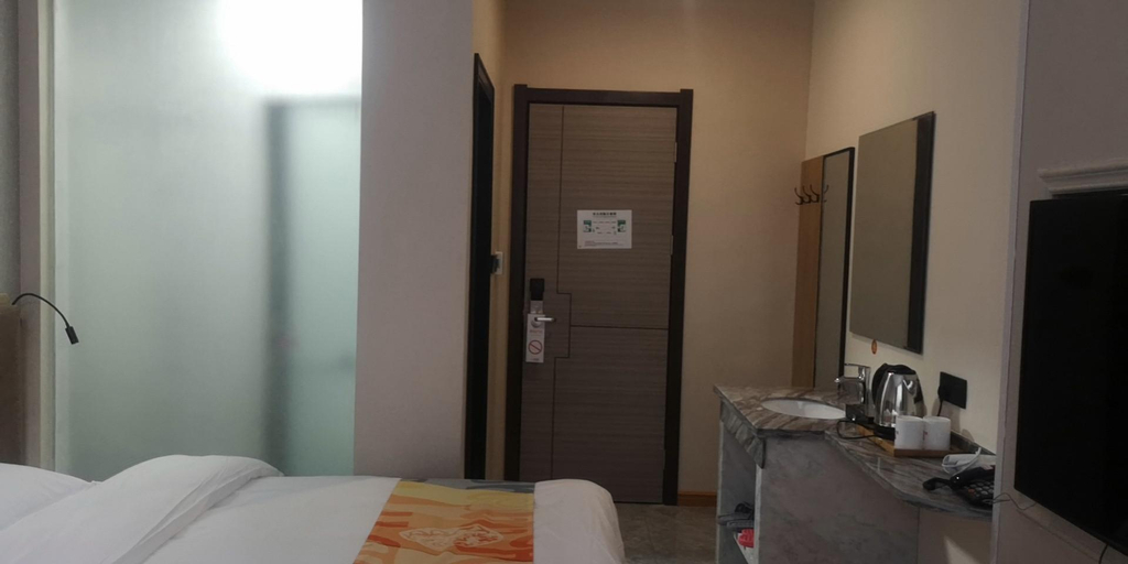 Bedroom, Shell Hotel (Tongshan Bus Station), Xianning